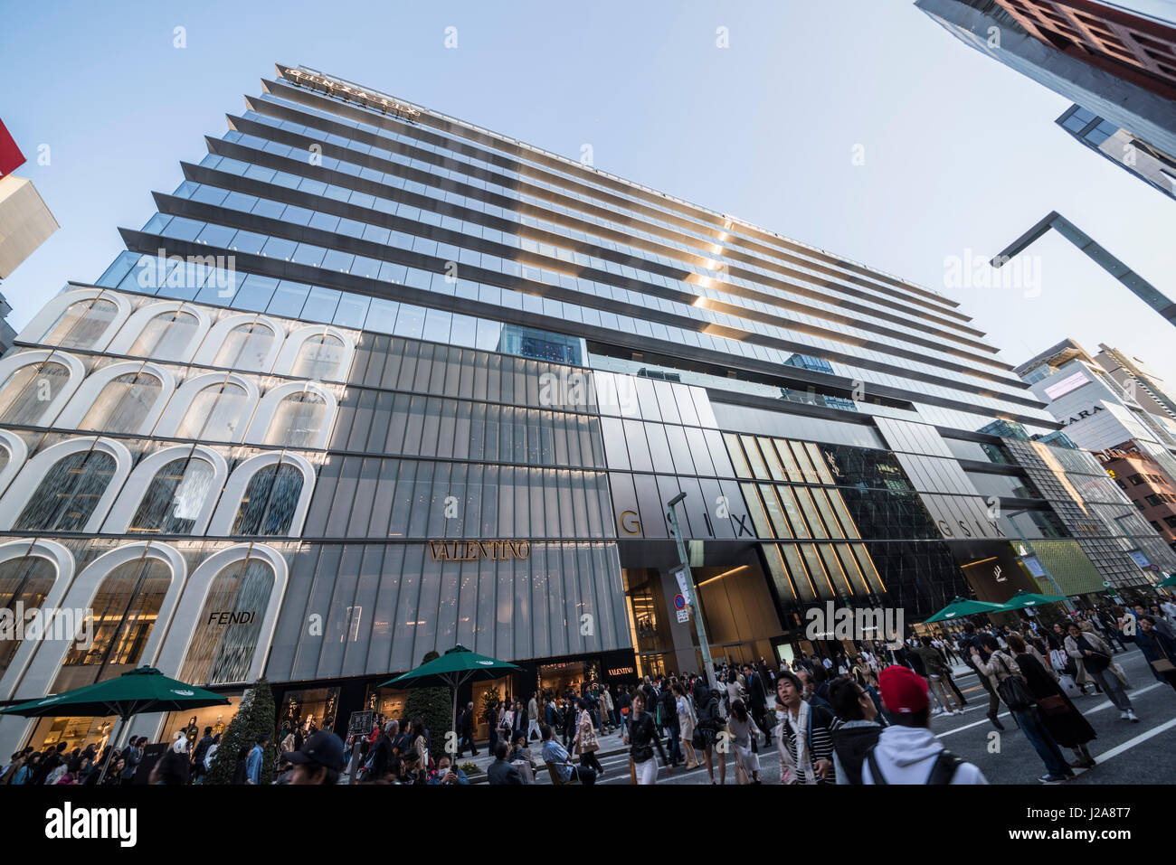 Esterno di Ginza sei edificio, Chuo-Ku, Tokyo, Giappone Foto Stock