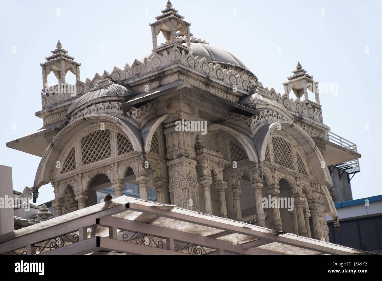 Facciata, Somwar Peth tempio Jain di Pune, Maharashtra Foto Stock