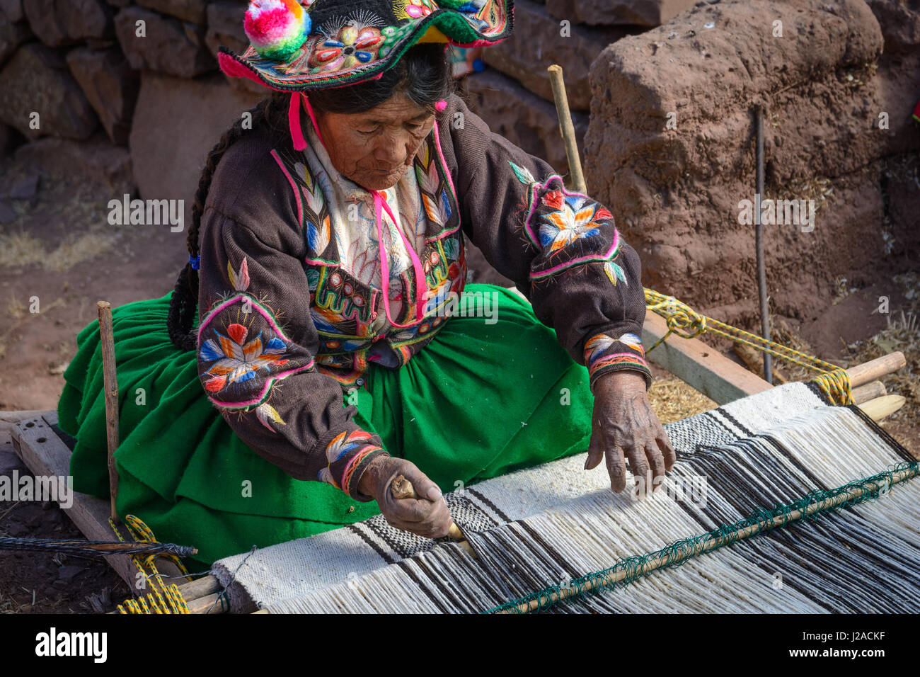 Il Perù, Puno, mestieri tradizionali (tessitura) Foto Stock