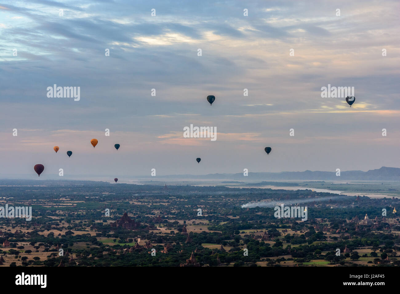 Myanmar (Birmania), regione di Mandalay, Old Bagan, Mongolfiere sopra Bagan Foto Stock