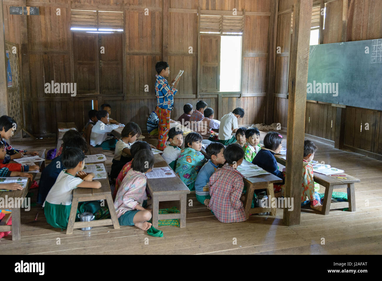 Myanmar (Birmania), Mandalay Regione, Taungtha, Taung Ba, Mandalay Provincia, Taung Ba Scuola primaria Foto Stock