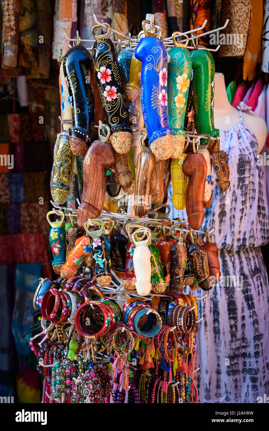 Indonesia, Bali, Kabedaten Gianyar, picture serie 'souvenir-Trash' Foto Stock