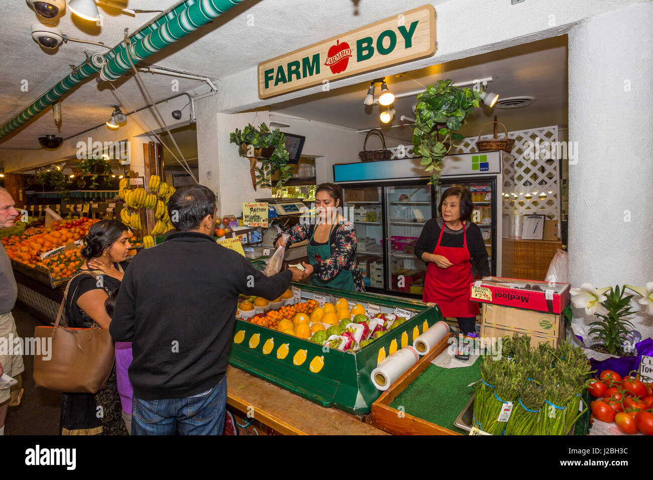 Persone, shoppers, shopping, Farm Boy, negozio di generi alimentari, mercato agricolo, terza strada e Fairfax Avenue, Los Angeles, California Foto Stock