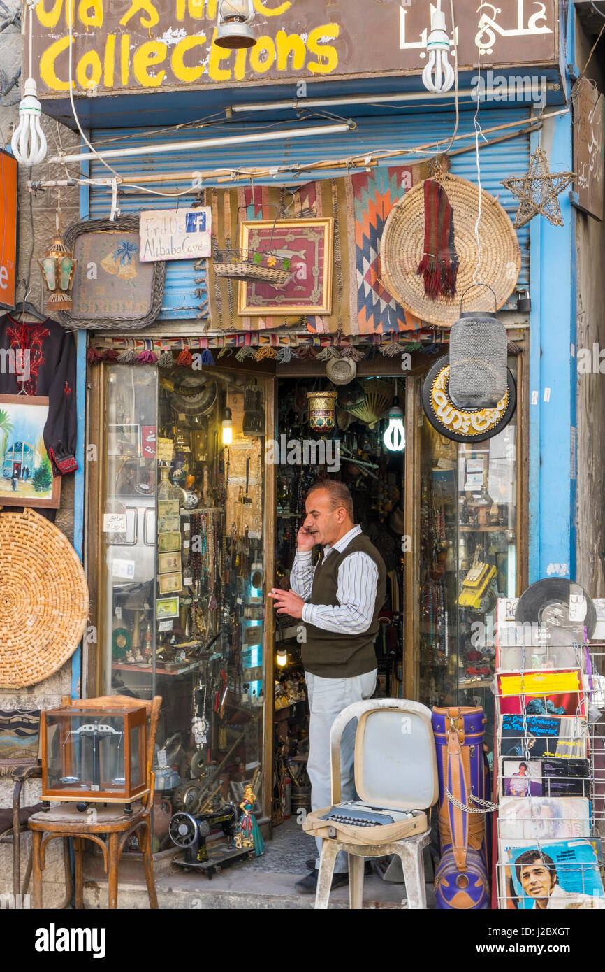 Al di fuori dell'Antiquariato e bric-a-brac shop, centro di Amman Amman, Giordania Foto Stock