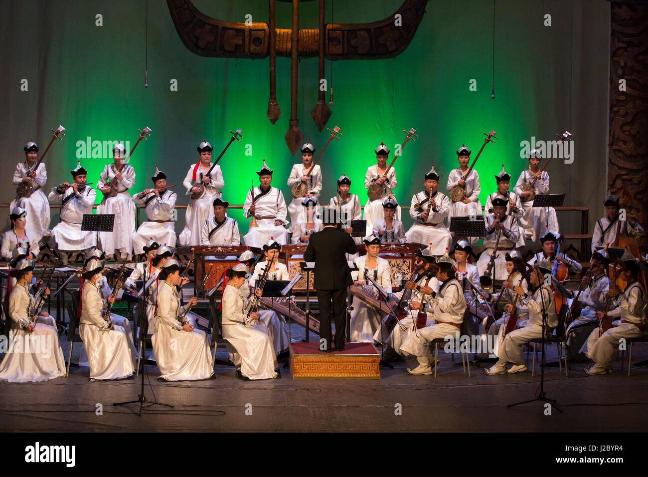Asia, Mongolia, Ulaanbaatar, mongola nazionale di canti e danze Ensemble accademico. Grand orchestra. (Solo uso editoriale) Foto Stock