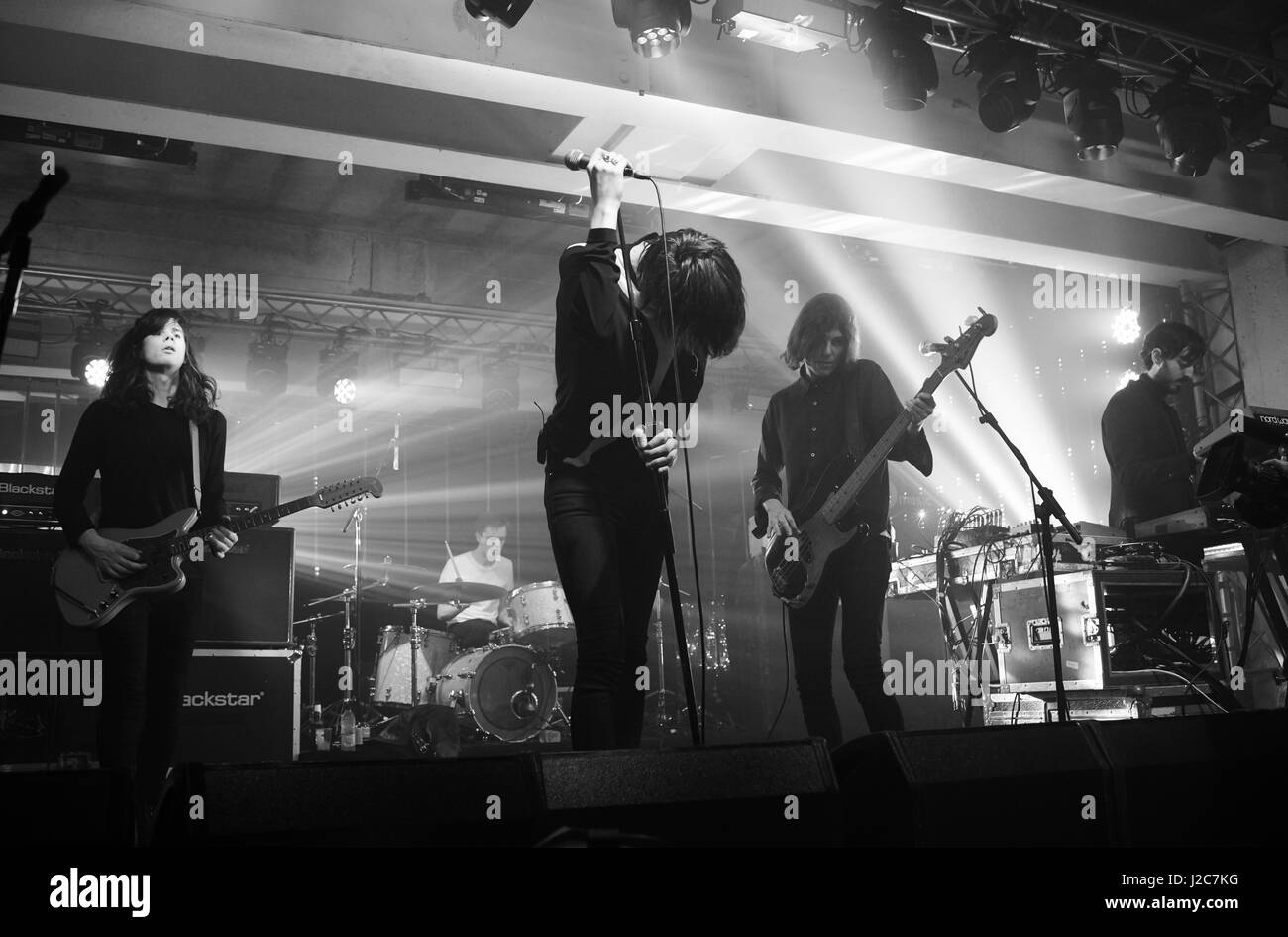 Gli orrori live sul palco a BBC Radio 6 Music Festival, Salford, Manchester. Foto Stock