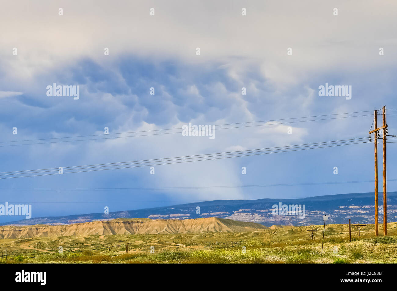 Mammatus nuvola nel cielo che indica un avvicinamento temporale vicino Rangely in Colorado. Foto Stock