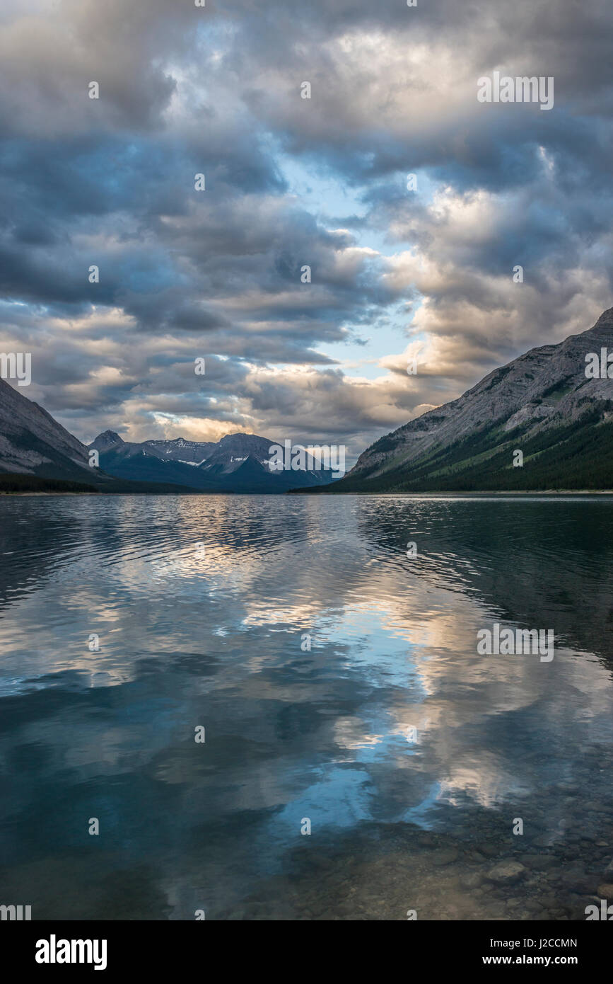 Sunburst Lago, Mt Assiniboine Parco Provinciale, Alberta, Canada (formato di grandi dimensioni disponibili) Foto Stock