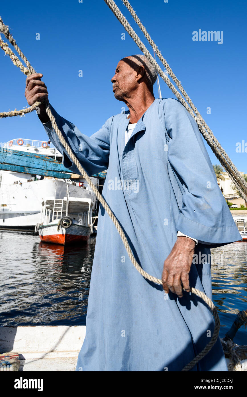 Egitto, Aswan Gouvernement, Aswan, Barca a Vela di viaggio attraverso il Nilo a Kitchener Isola per il Giardino Botanico Foto Stock