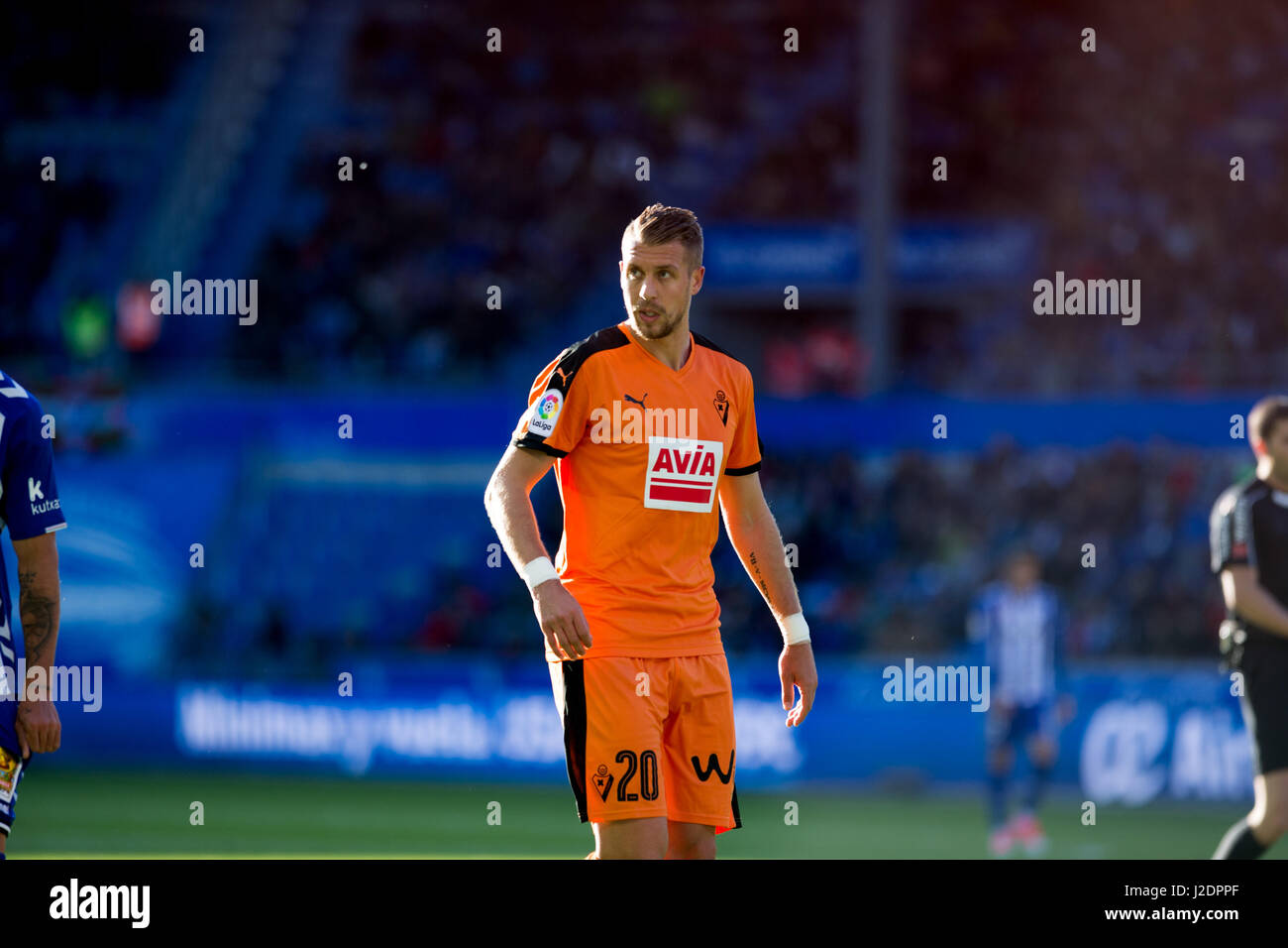 Match Day di La Liga Santander 2016 - 2017 stagione tra Deportivo Alaves - S.D Eibar, giocato allo Stadio Mendizorroza su Giovedi, Aprile 27th, 2017. Gazteiz, Spagna. 20 Lejeune. Foto di Ion Alcoba | PHOTO MEDIA EXPRES Foto Stock