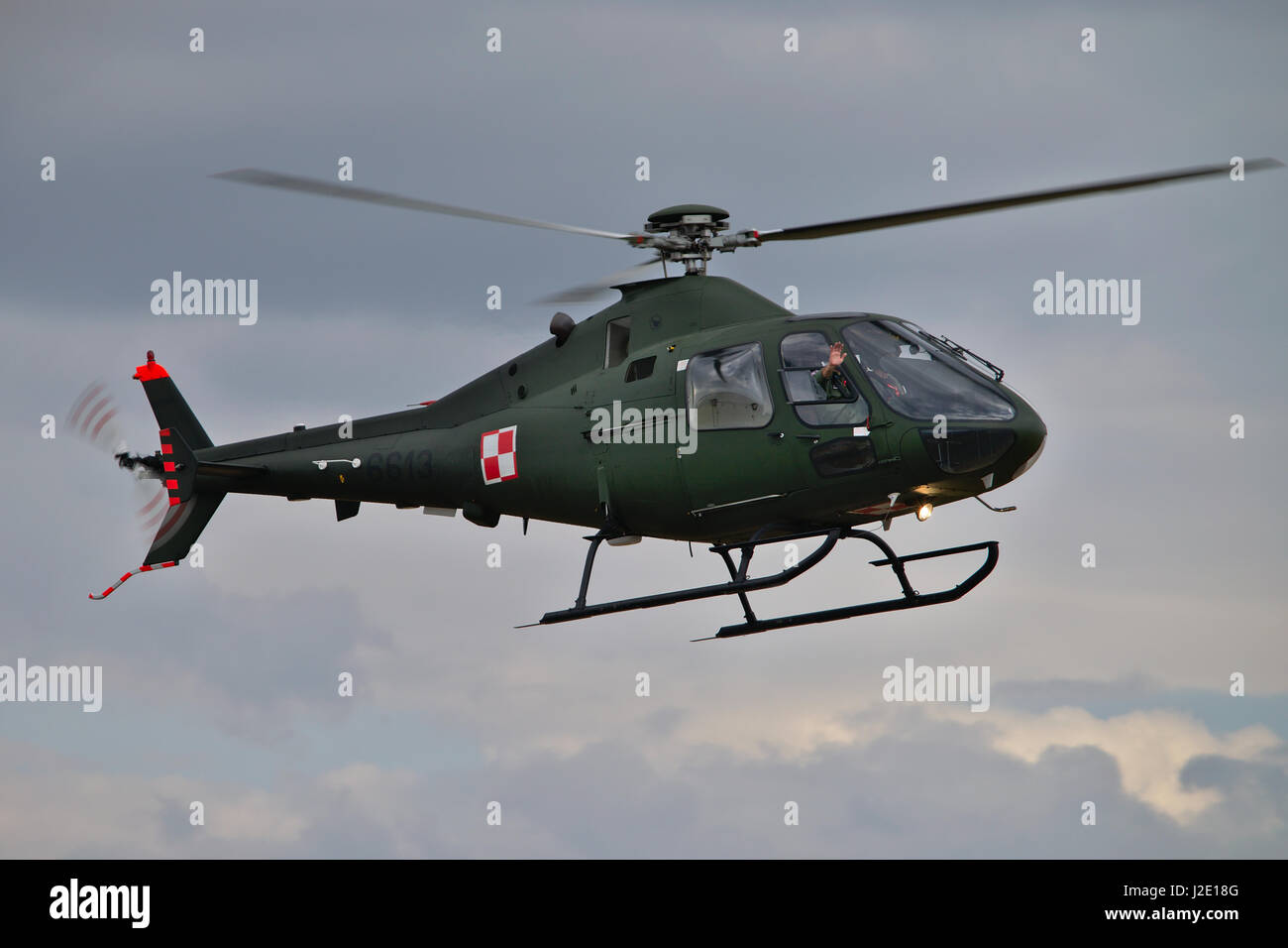 Radom, Polonia - Agosto 22, 2015: Polacco PZL SW-4 formazione militare elicottero durante la visualizzazione di Radom Air Show 2015. Foto Stock