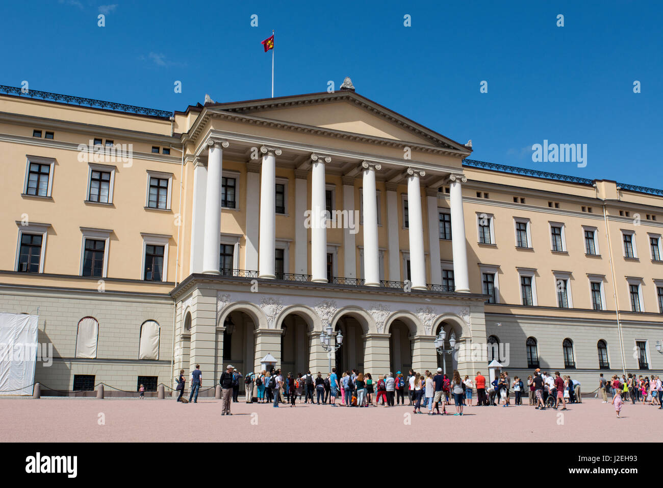 Norvegia, Oslo, Royal Palace (Det Kongelige Slott). 173 camera Royal residence, circa 1824-1848. Palace è la residenza ufficiale del monarca norvegese. Foto Stock