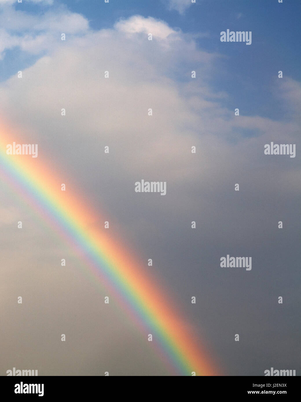 Arcobaleno nel cielo Foto Stock