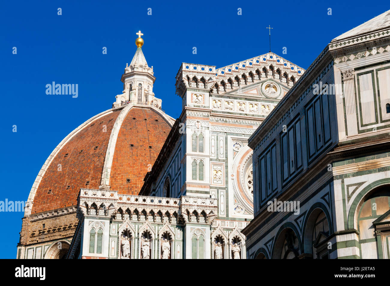 Esterno della cattedrale di Santa Maria del Fiore, Piazza del Duomo, Sito Patrimonio Mondiale dell'UNESCO, Firenze, Toscana, Italia, Europa Foto Stock