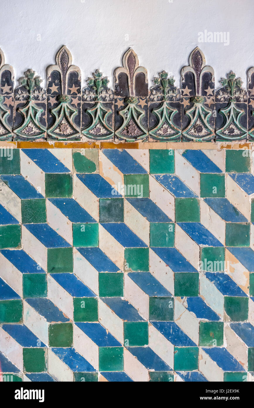 Il Portogallo, Sintra Sintra National Palace, geometriche piastrella ceramica murale (formato di grandi dimensioni disponibili) Foto Stock