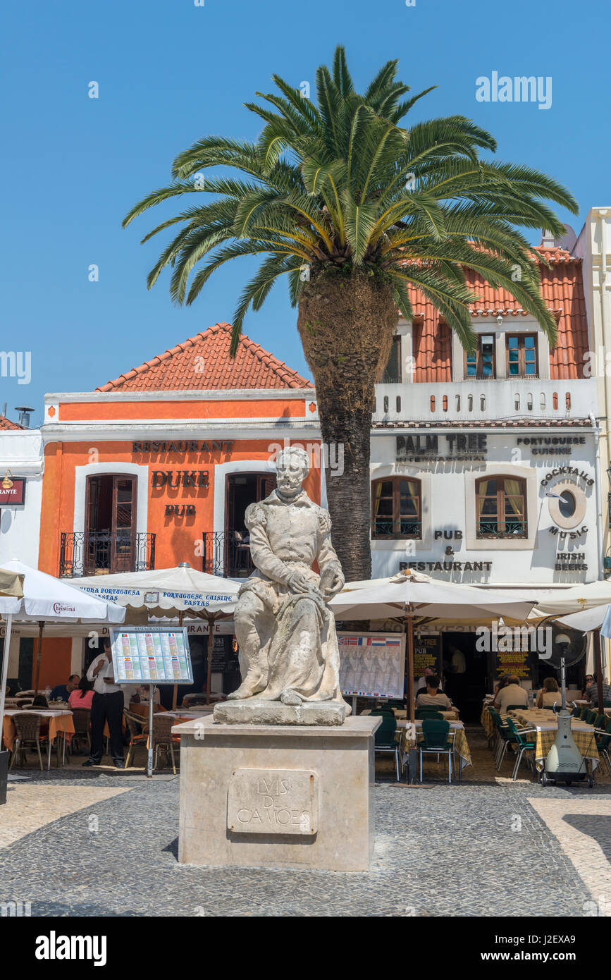 Portogallo Cascais, statua di Luis de Camoes (formato di grandi dimensioni disponibili) Foto Stock