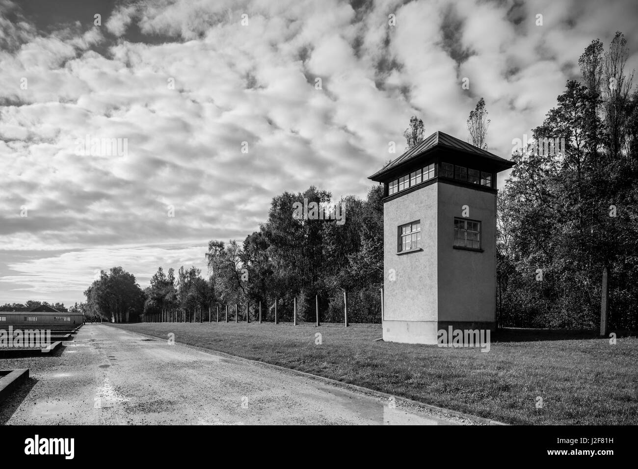 In Germania, in Baviera, Munich-Dachau, WW2-ser campo di concentramento nazista, torre di guardia Foto Stock