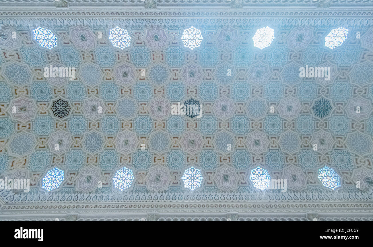 Il Portogallo, Porto, Stock Exchange Palace (Palacio da Bolsa) Sala araba a soffitto (formato di grandi dimensioni disponibili) Foto Stock