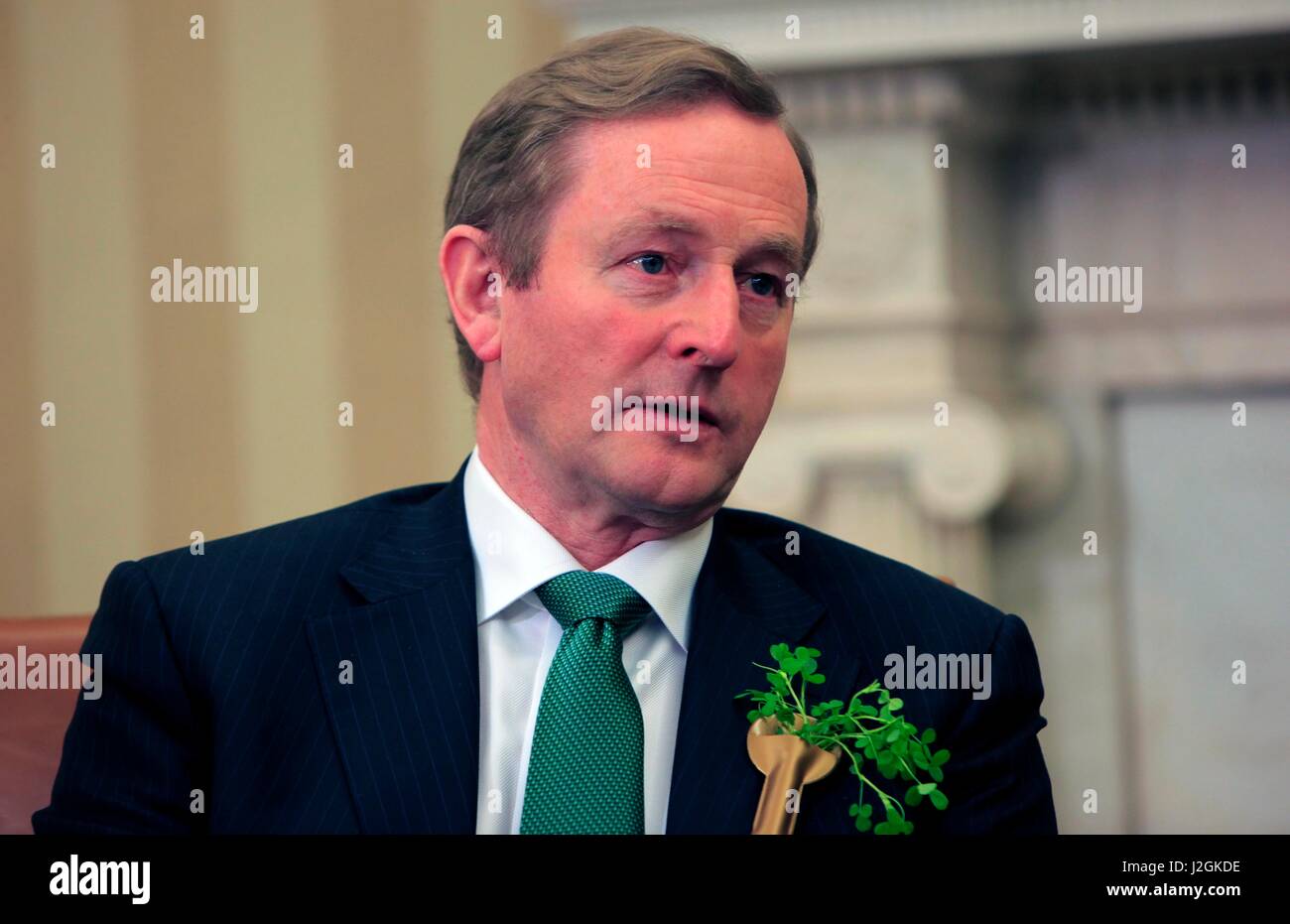 Il primo ministro (Taoiseach) Enda Kenny dell'Irlanda nell'ufficio ovale. Foto Stock