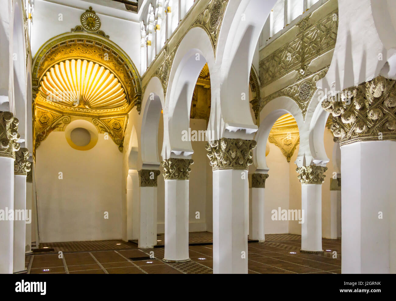 Interno di Santa Maria la Blanca Sinagoga di Toledo, Spagna. Foto Stock