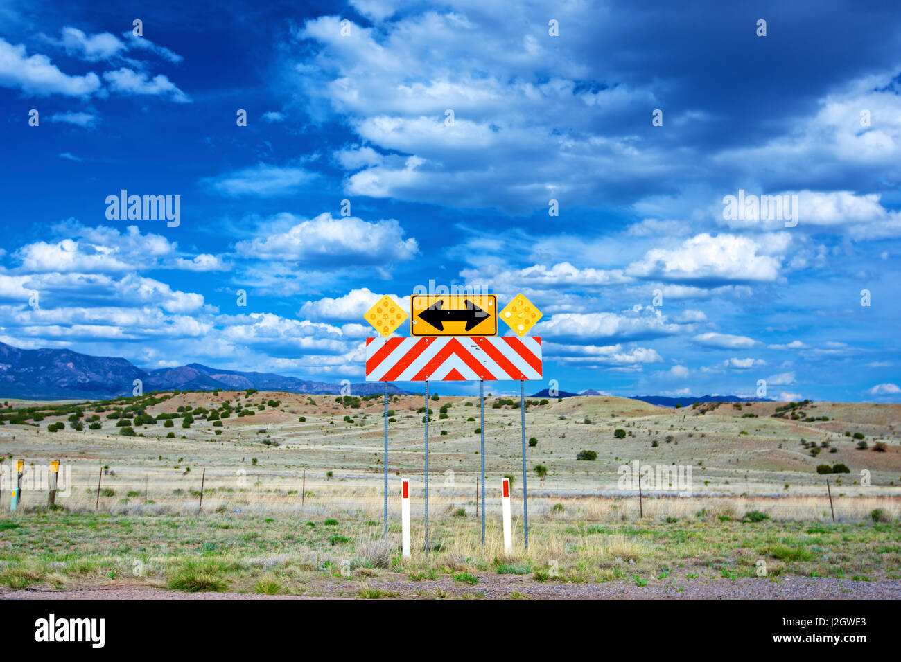 Autostrada 78, Nuovo Messico, alte praterie alpine e le nuvole. Fine dell'autostrada 78. (Grandi dimensioni formato disponibile) Foto Stock