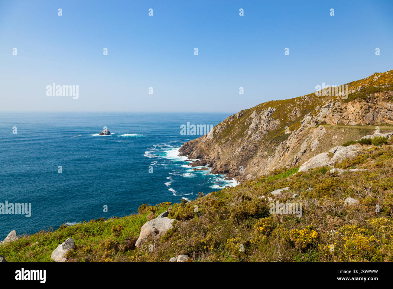 Vista di Capo Finisterre, La Coruna, Spagna. Il punto più occidentale in Europa e alla fine del percorso di Santiago de Compostela. Foto Stock