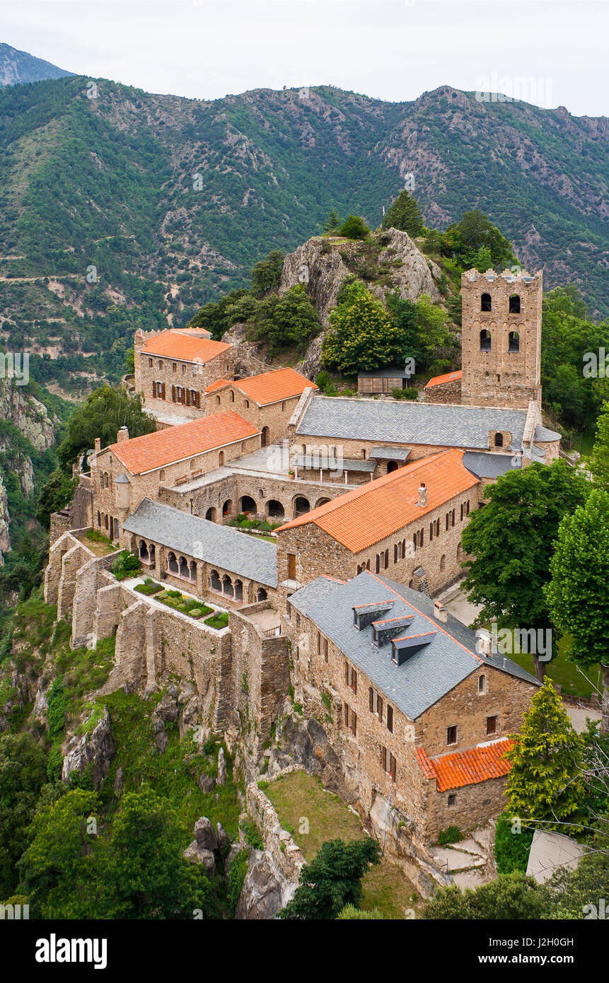 St Martin du Canigou monastero, Pyrenees-Orientales reparto, Francia meridionale Foto Stock