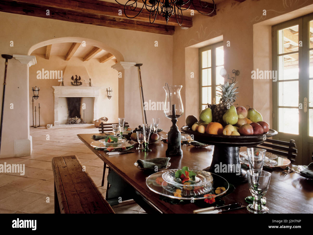 Di stile Spagnolo a sala da pranzo Foto stock - Alamy