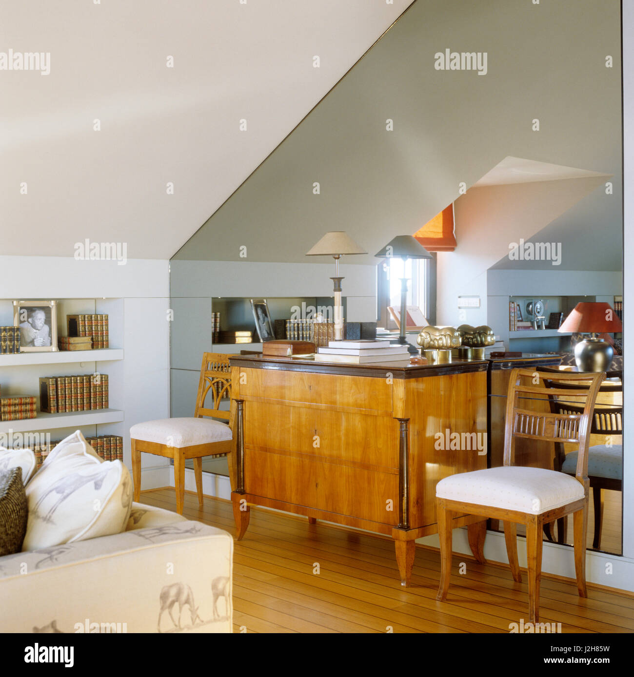 Credenza ad angolo immagini e fotografie stock ad alta risoluzione Alamy