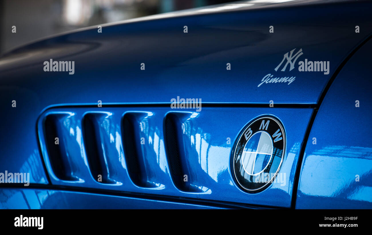 La Bmw Z3 Roadster Wallpaper Convertibile Full Hd 4k Uhd Blu Estoril Foto Stock Alamy