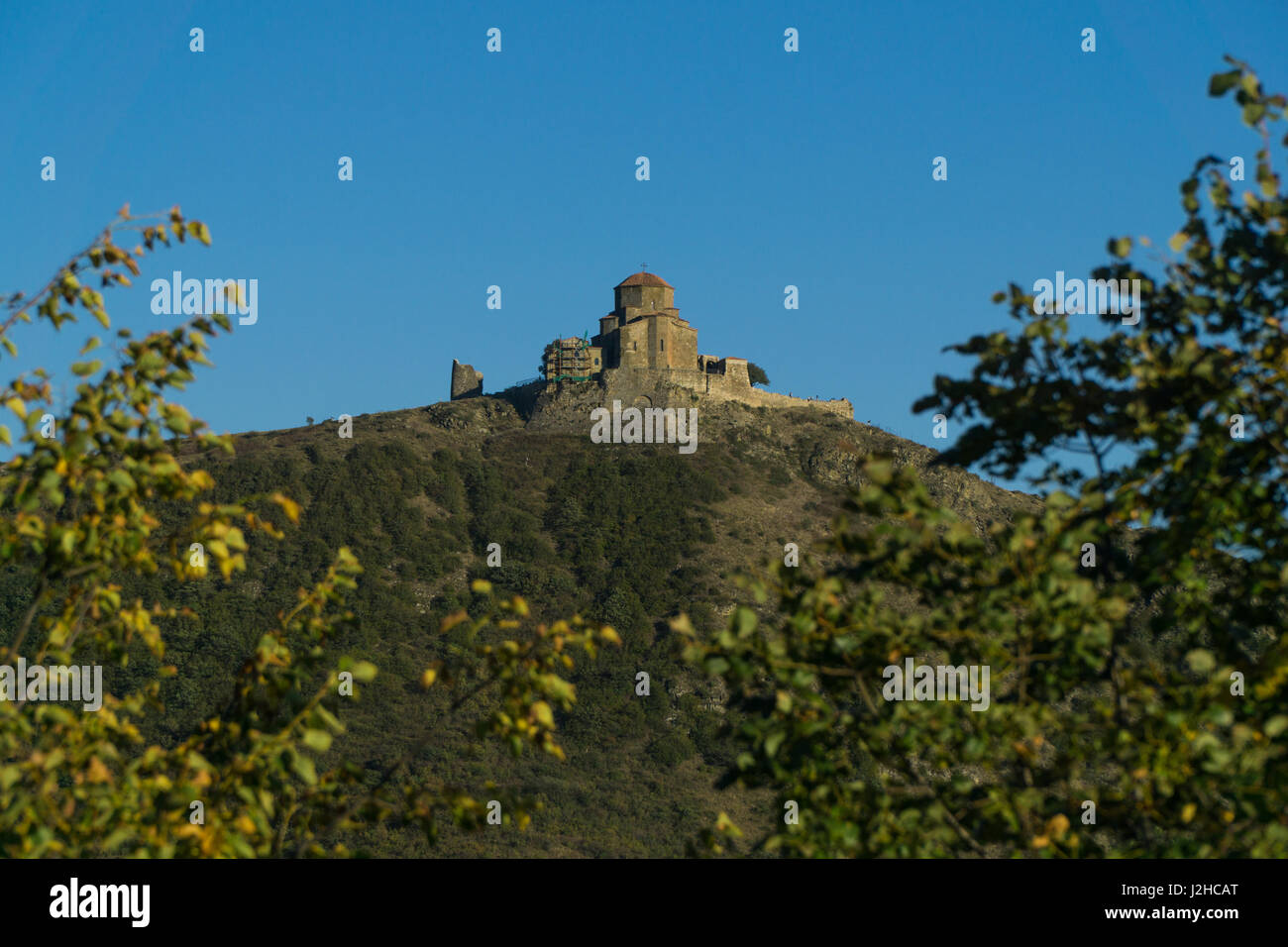 Grande chiesa di Jvari o il monastero di Jvari è il georgian monastero ortodosso situato nei pressi di Mtskheta, Georgia Foto Stock