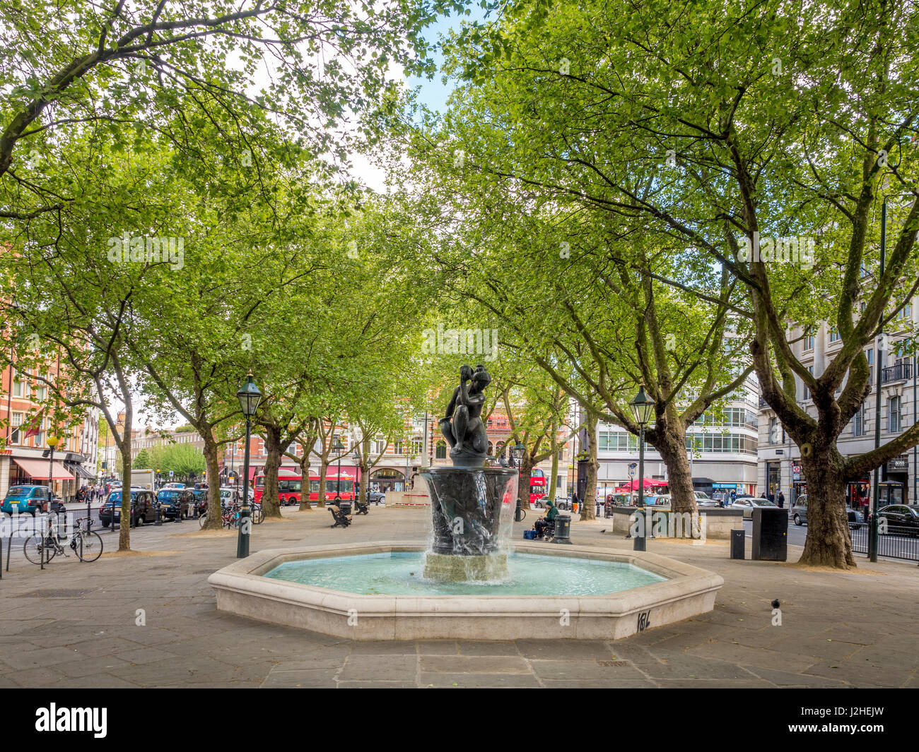 Sloane Square con la fontana di Venere, Londra, Regno Unito. Foto Stock