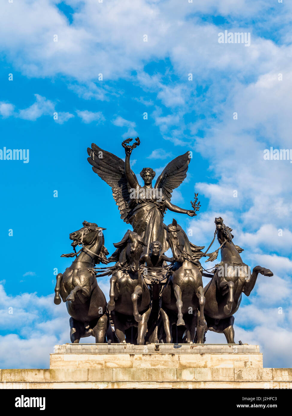 Wellington Arch (Decimus Burton), Hyde Park Corner, Londra, Regno Unito. Quadriga da Adrian Jones Foto Stock