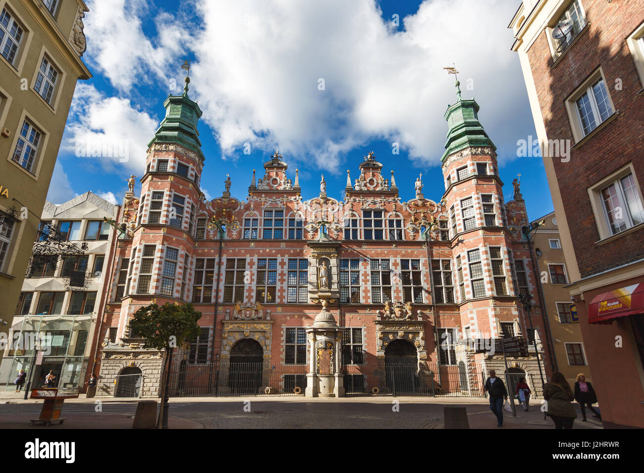 Gdansk, Polonia - 04 Ottobre 2016: l'incredibile facciata dell Accademia di Belle arti nella città vecchia di Danzica Foto Stock