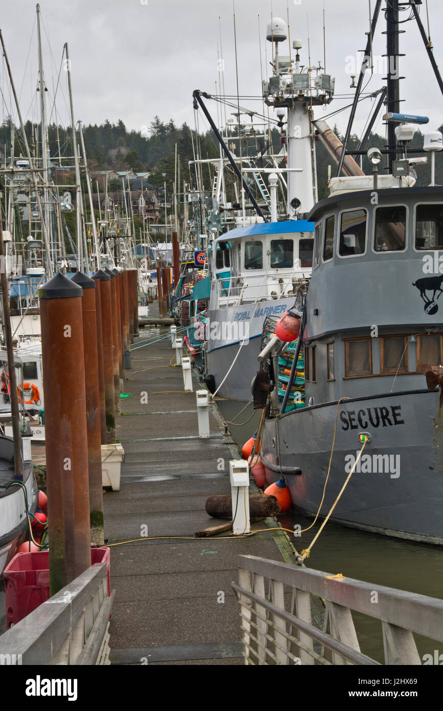 Gangplank, flotta peschereccia, Newport Bay, Oregon, Stati Uniti d'America Foto Stock
