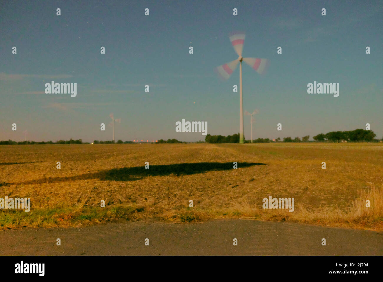 Scenario, notte, sky, tempo di esposizione lungo, Brandeburgo, Oderbruch, Germania, campo, il potere di vento Foto Stock Scenario, notte, sky, tempo di esposizione lungo, Brandeburgo, Oderbruch, Germania, campo, il potere di vento Foto Stock