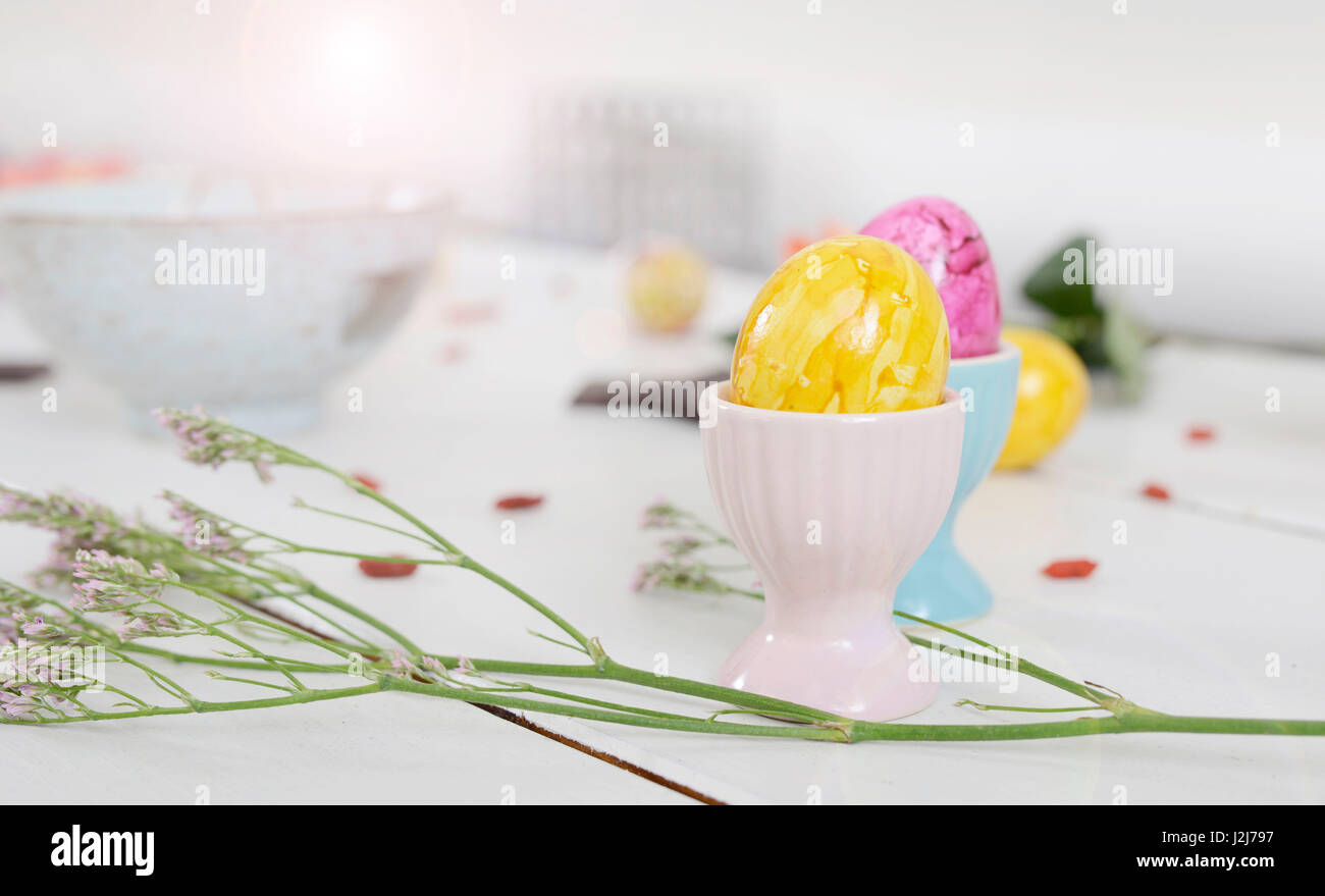 Pasqua, uova colorate, colazione di Pasqua Foto Stock Pasqua, uova colorate, colazione di Pasqua Foto Stock