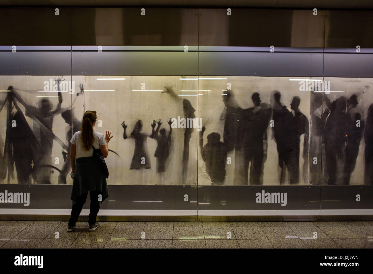 Progetto d'arte in una stazione della metropolitana di Atene, Grecia Foto Stock