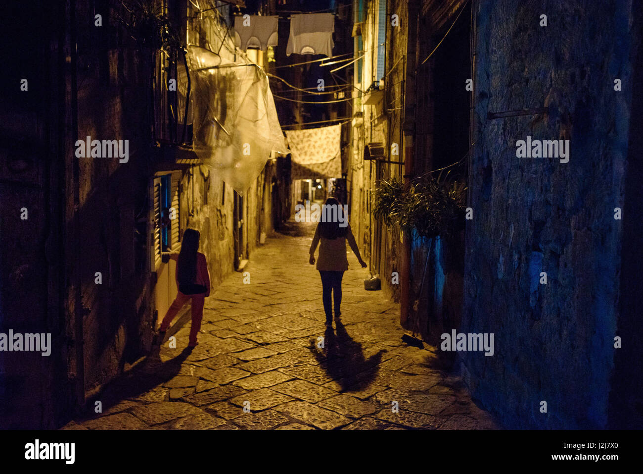 Di notte a Napoli, Italia Foto Stock