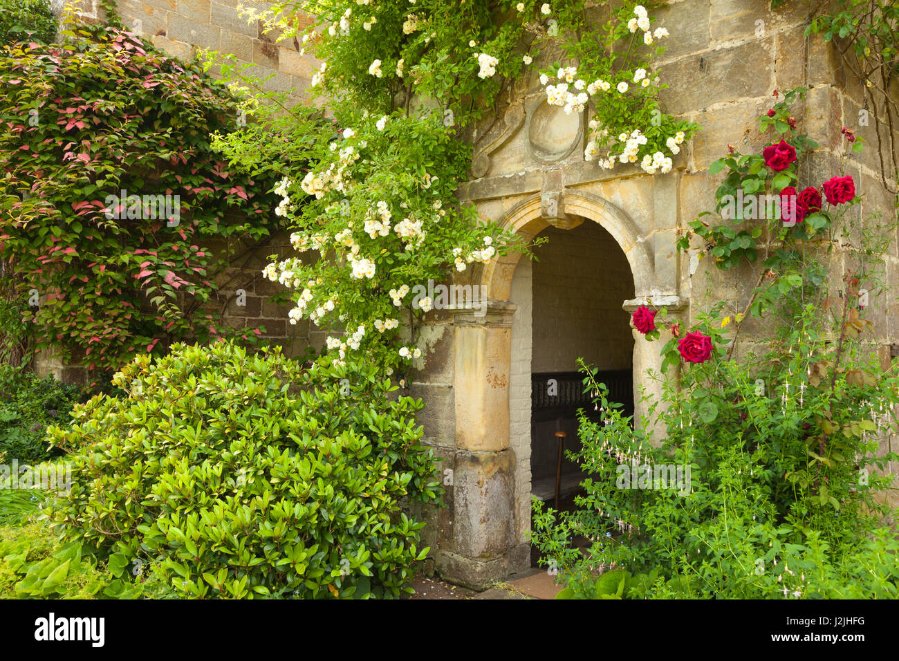 Ingresso alla casa padronale, Bateman's, la casa dello scrittore Rudyard Kipling, East Sussex, Gran Bretagna Foto Stock