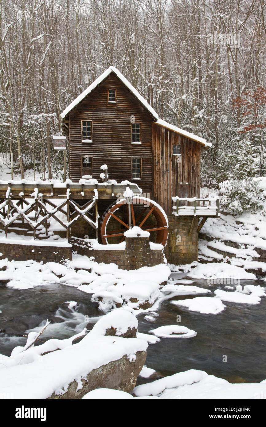 Glade Creek Grist Mill in inverno, Babcock State Park, West Virginia Foto Stock
