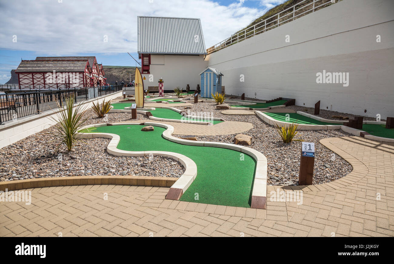 Il minigolf area di gioco a Saltburn dal mare,Inghilterra,UK Foto Stock