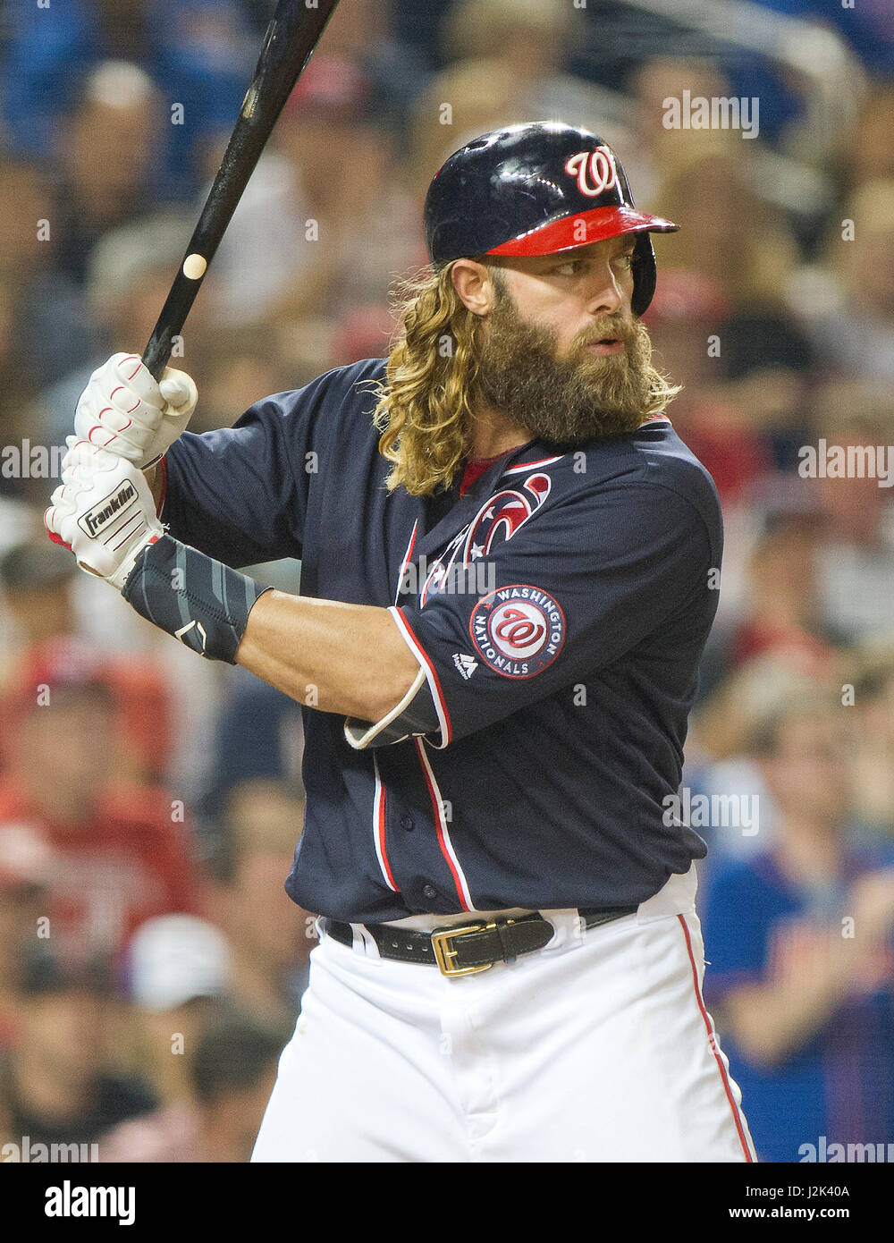 Washington cittadini sinistra fielder Jayson Werth (28) pipistrelli nell'ottavo inning contro i New York Mets a cittadini Park a Washington D.C. il Venerdì, 28 aprile 2017. Il Mets ha vinto il gioco 7 - 5. Credito: Ron Sachs / CNP /MediaPunch Foto Stock