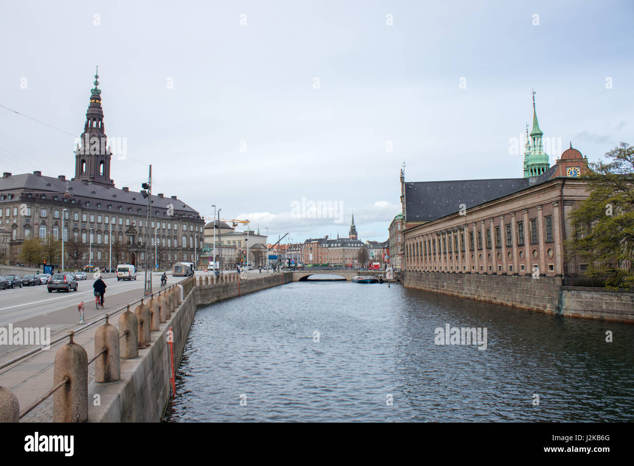 La Chiesa di Holmen e il palazzo di Christiansborg a Copenhagen la capitale della Danimarca. Foto Stock