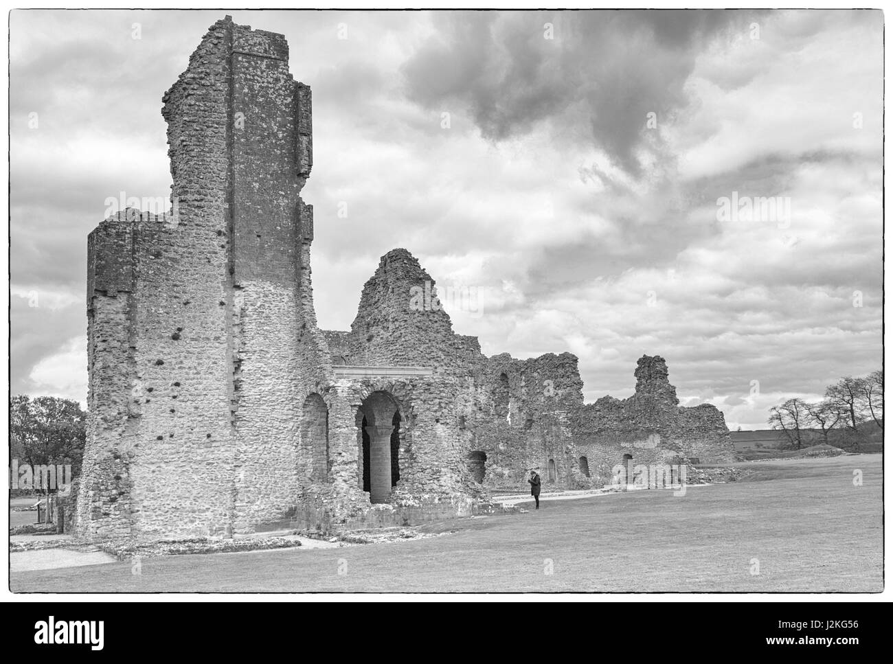 Sherborne vecchio castello Sherborne, Dorset, Regno Unito in aprile - bianco e nero monocromatico Foto Stock