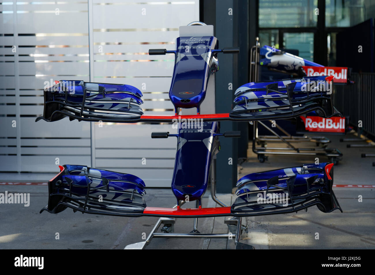 Toro Rosso ali anteriore sul display GP di Melbourne pit-lane Foto Stock