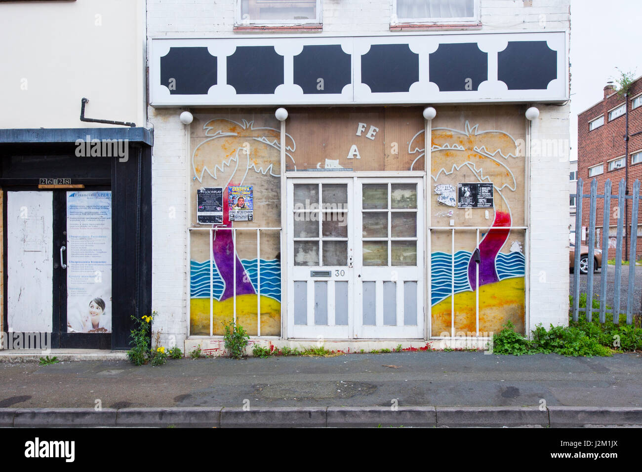 Chiuso il cafe bar ristorante in Crewe Cheshire Regno Unito Foto Stock