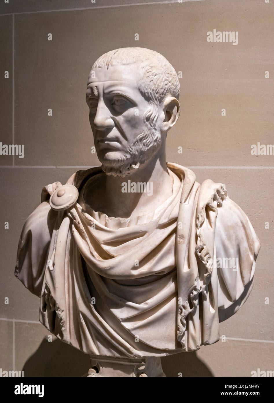 Testa di marmo dell'Imperatore Tacito (Marco Claudio Tacito Augusto: c. AD 200-276). Tacito era un imperatore romano da AD 275-276. Foto Stock