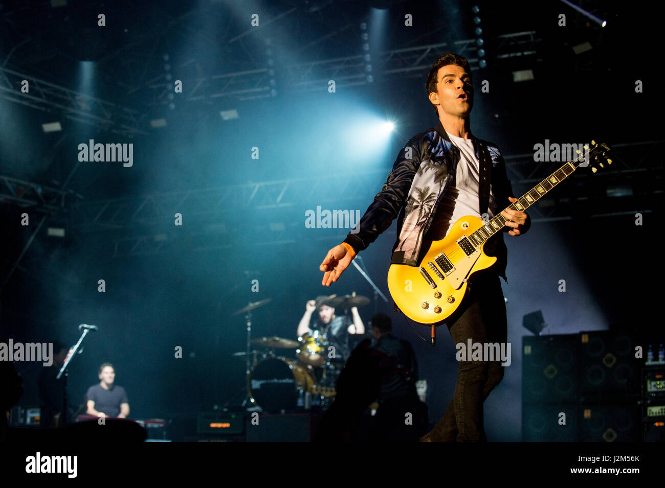 Lyndhurst Park Farm, Overton, Basingstoke, Hampshire, Regno Unito. Il 27 agosto 2016. Stereophonics sul palco di Radio 2 show breakfast DJ Chris Evans' auto Sud Fest 2016 - Car, cibo, Famiglia e Festival di musica per bambini della BBC nel bisogno. © sarà Bailey / Alamy Foto Stock