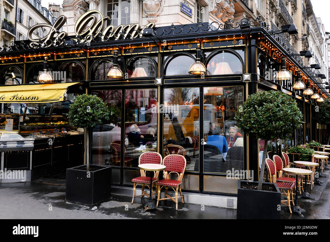 Le Dôme brasserie, Parigi, Francia Foto Stock